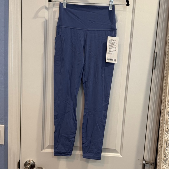 BNWT Lululemon Align High Rise Tight 25” with pockets...